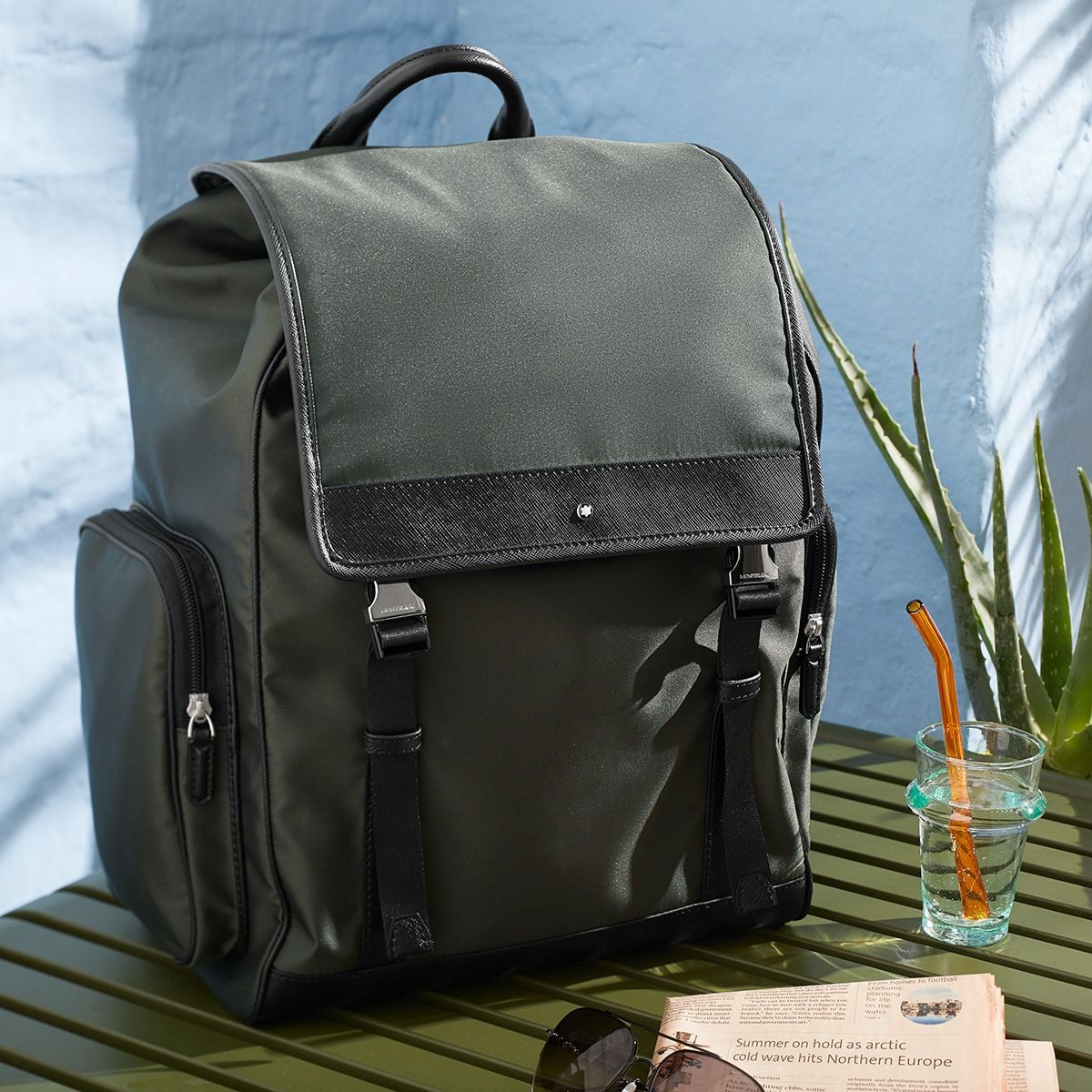 Montblanc 17: Lifestyle Secondary Images