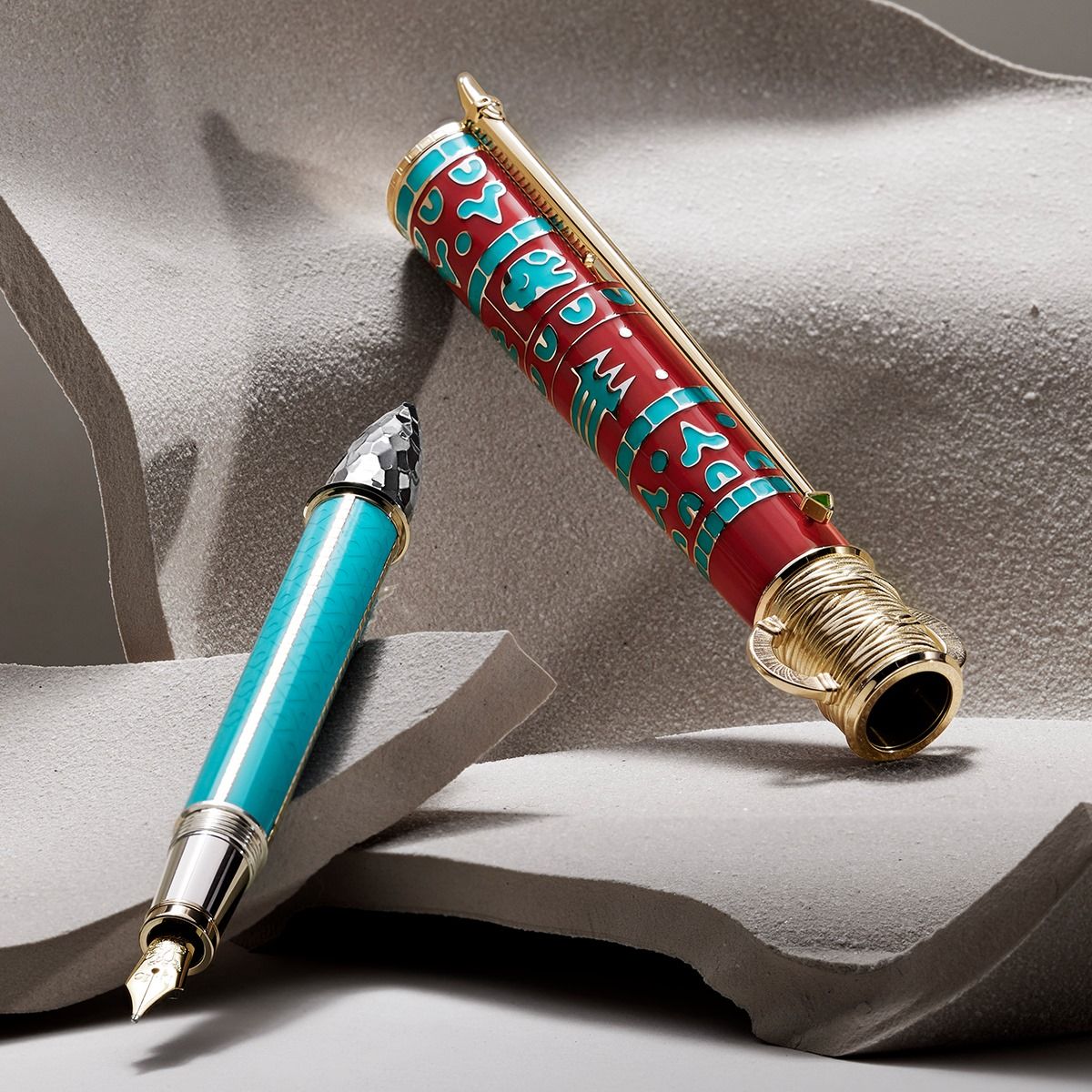Montblanc 27: Lifestyle Secondary Images