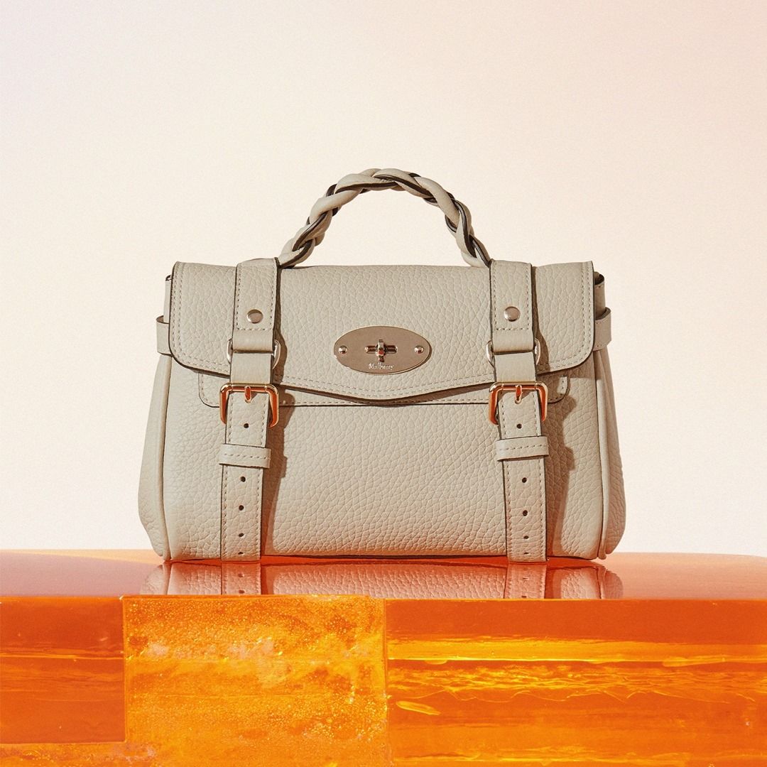 Mulberry 26: Lifestyle Secondary Images