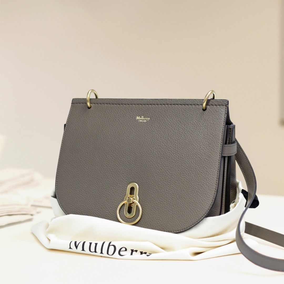 Mulberry 31: Lifestyle Secondary Images
