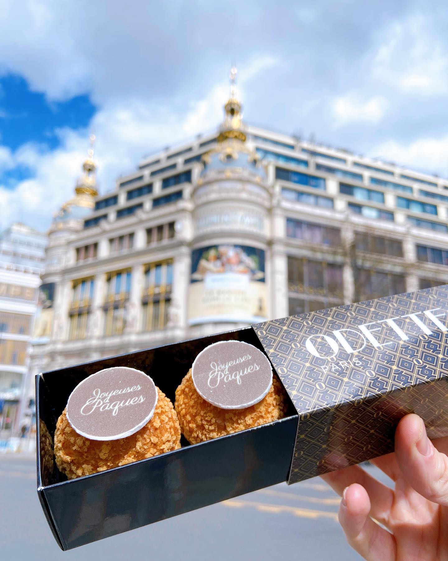 Odette Paris 8: Lifestyle Secondary Images