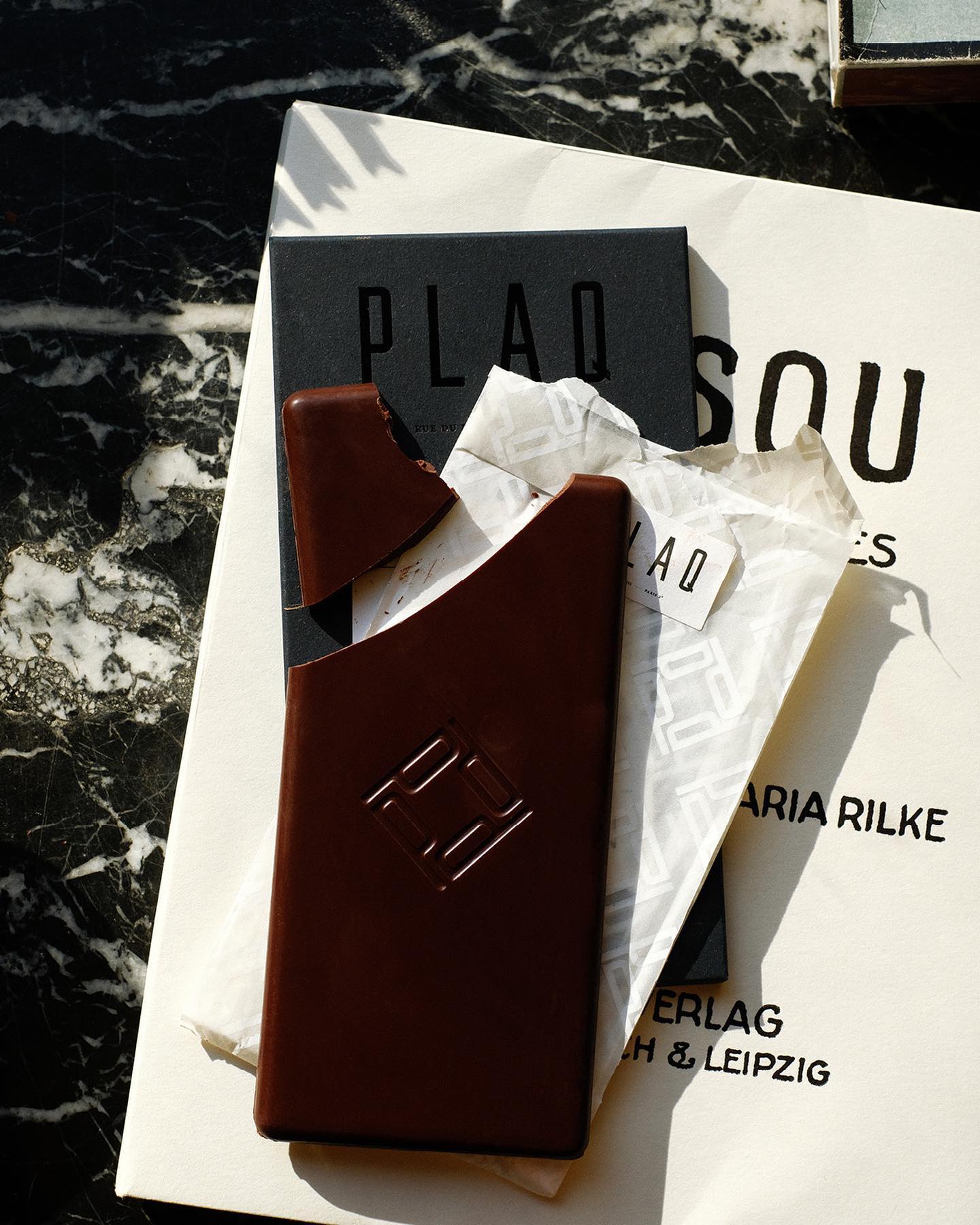 Plaq 4: Lifestyle Secondary Images