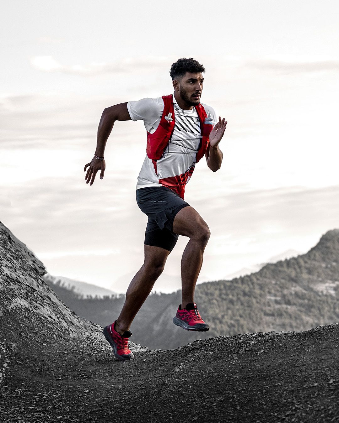 Salomon Outdoors LIF 1: Lifestyle Secondary Images