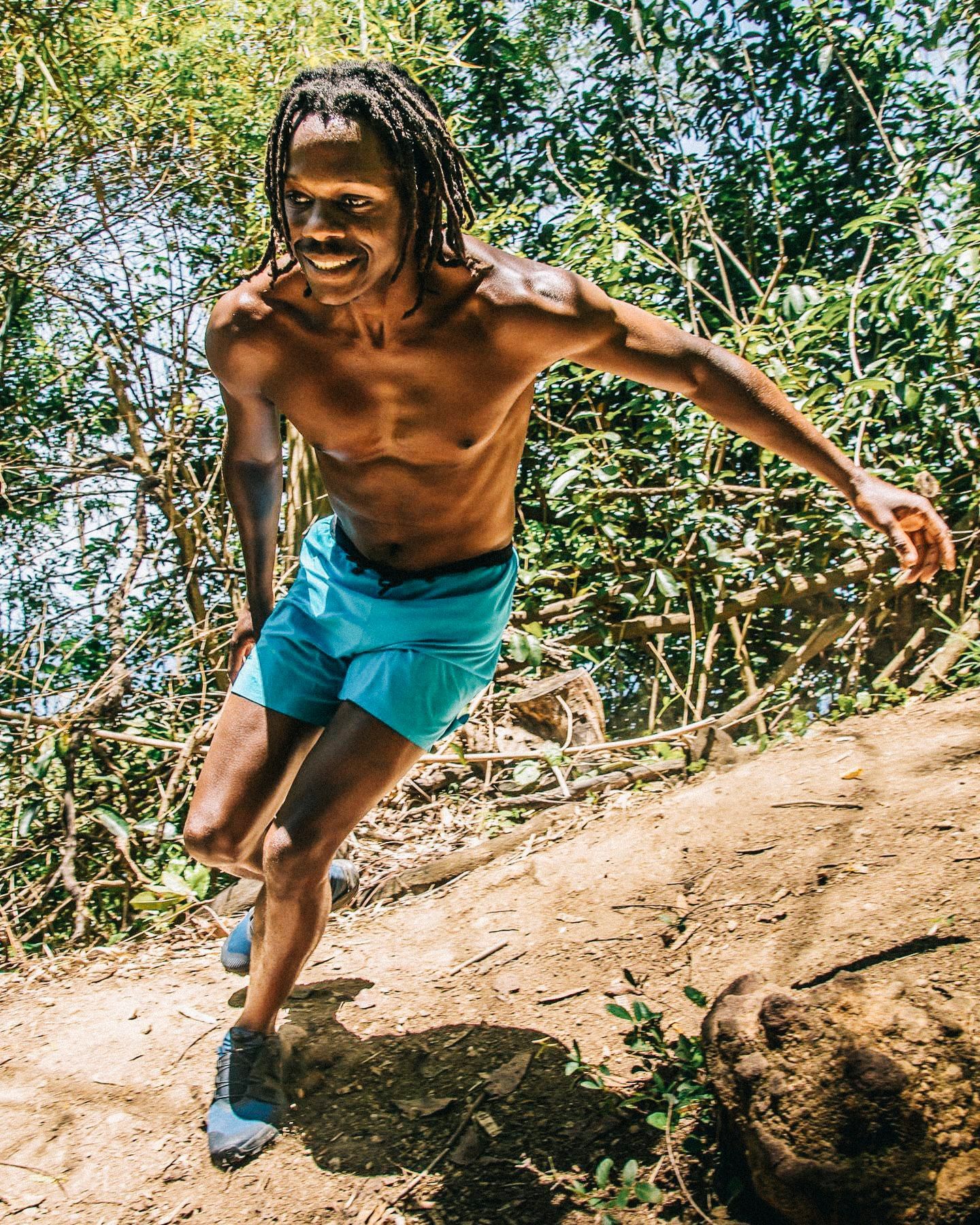 Salomon Outdoors LIF 5: Lifestyle Secondary Images