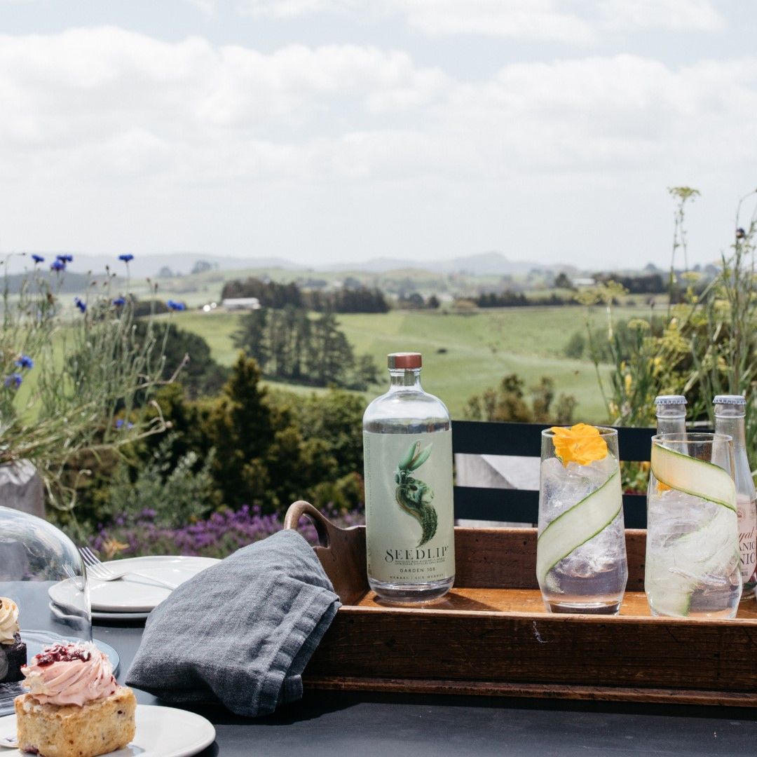 Seedlip Drinks 14: Lifestyle Secondary Images