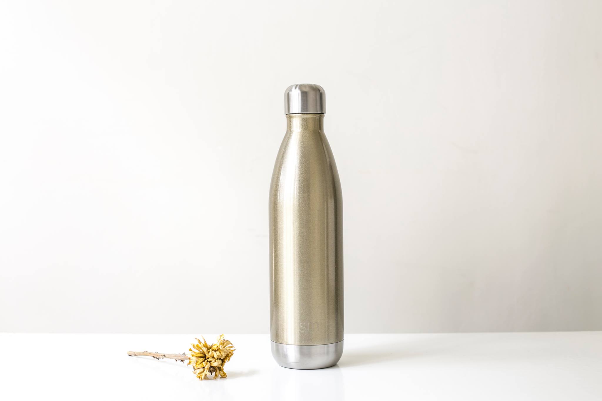 Simple Modern 02: Lifestyle Secondary Images