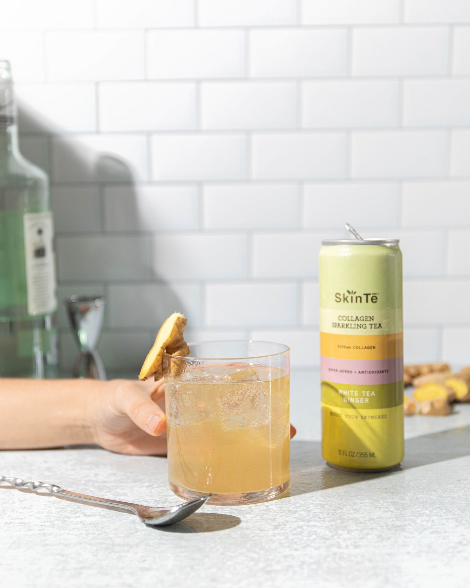 SkinTē 23: Lifestyle Secondary Images