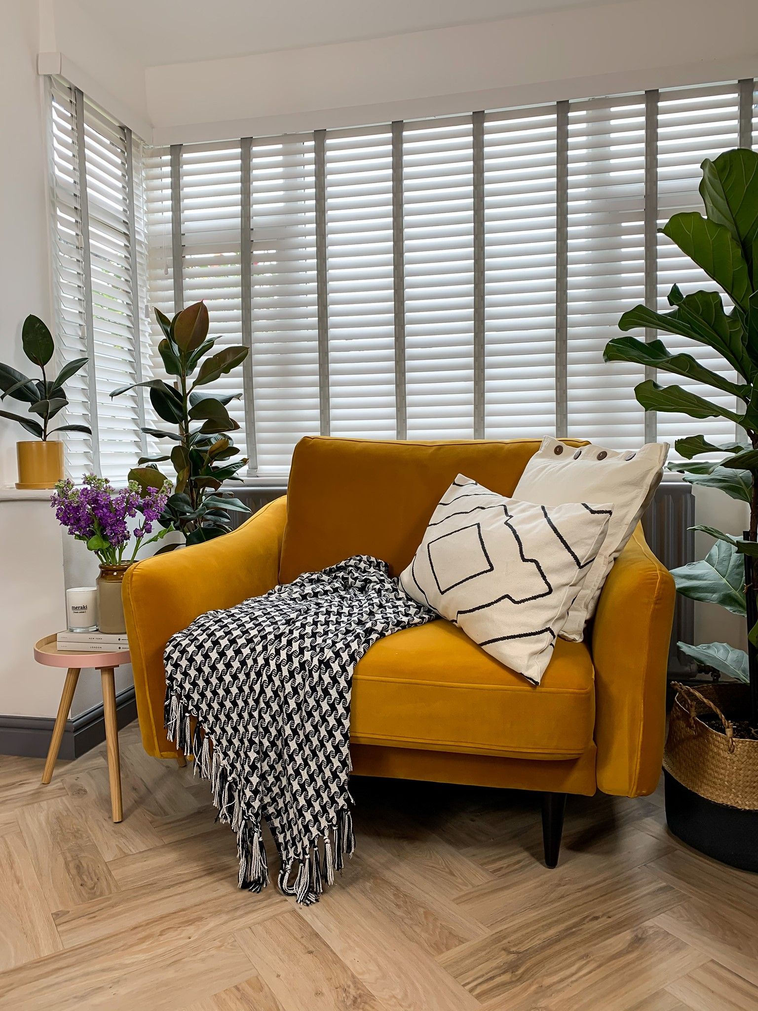 Snug 4: Lifestyle Secondary Images