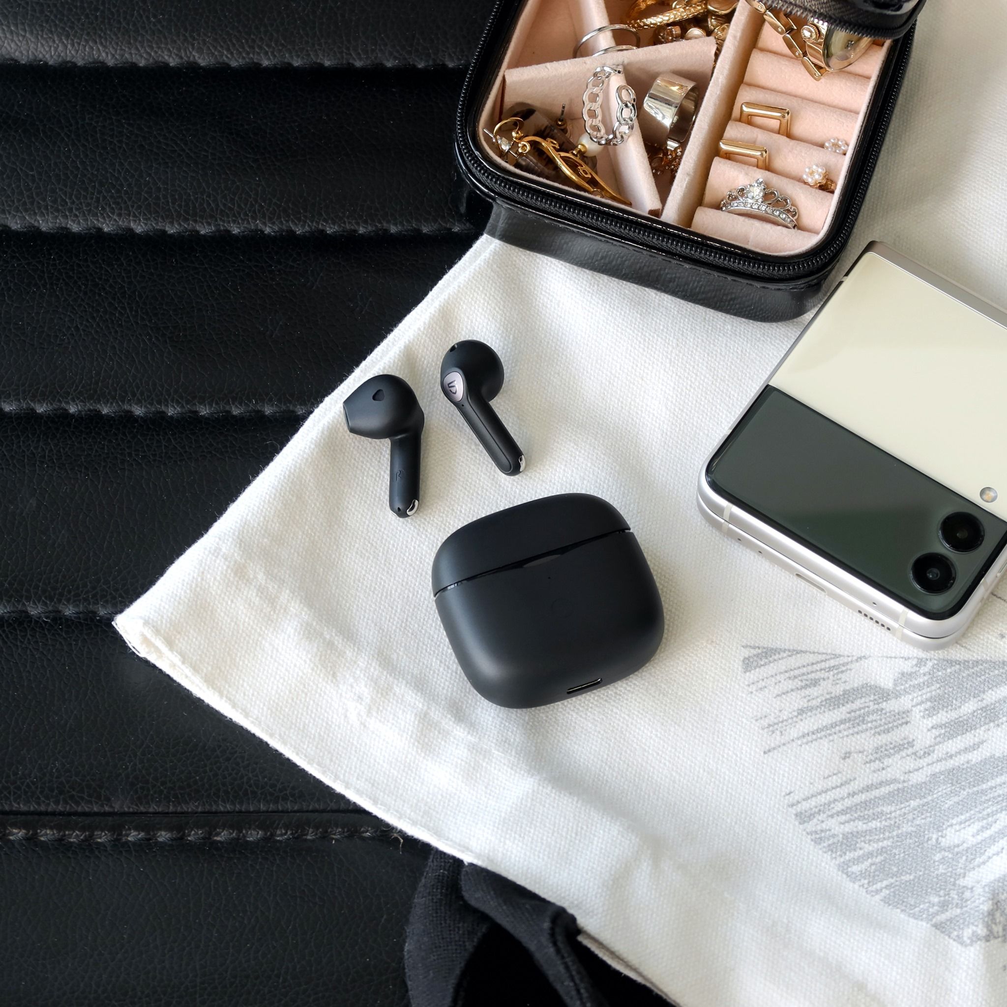 SoundPEATS 27: Lifestyle Secondary Images