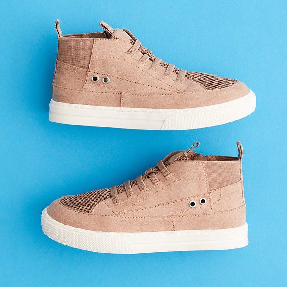 Steve Madden 25: Backdrops