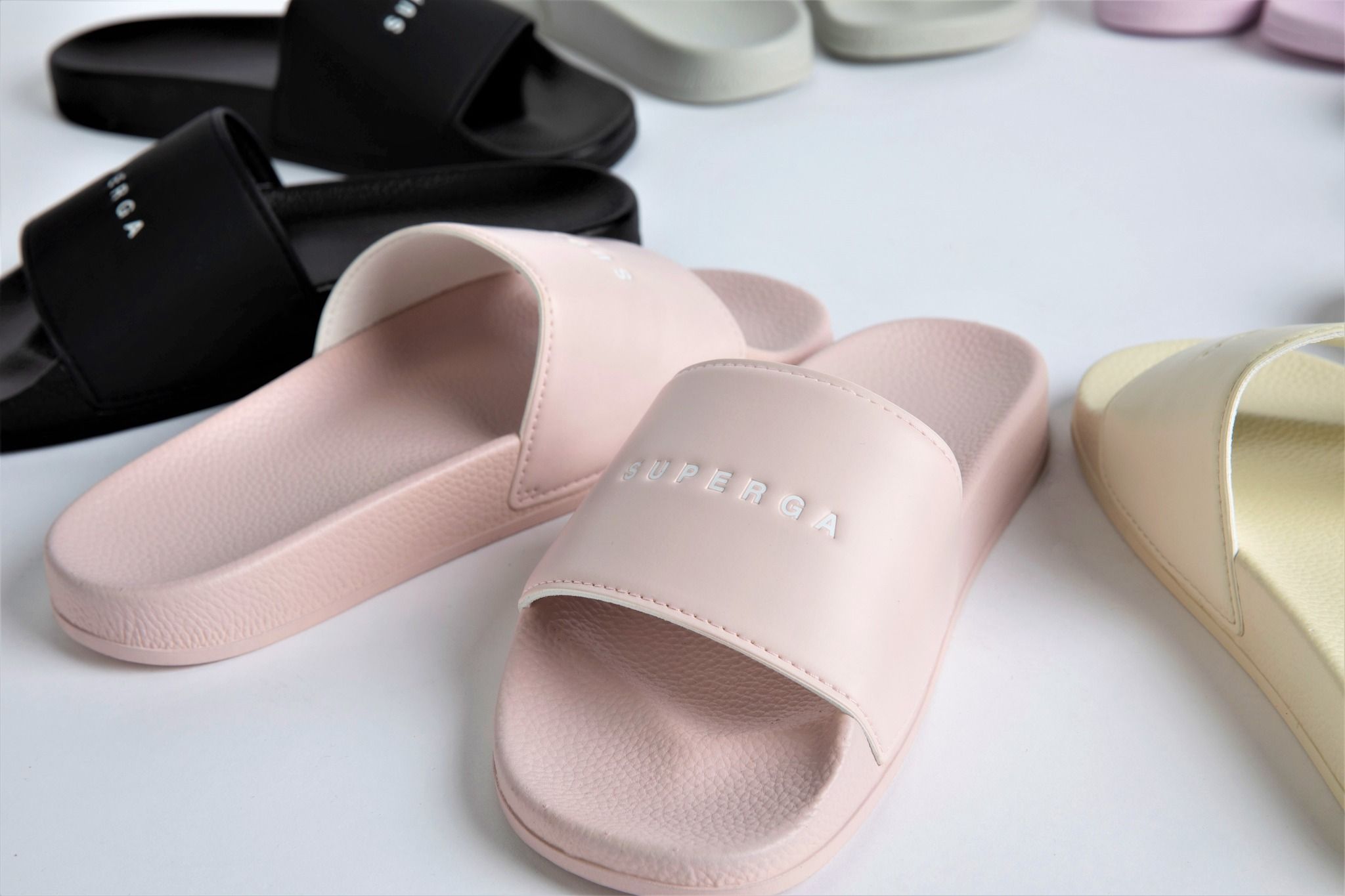 Superga 21: Lifestyle Secondary Images