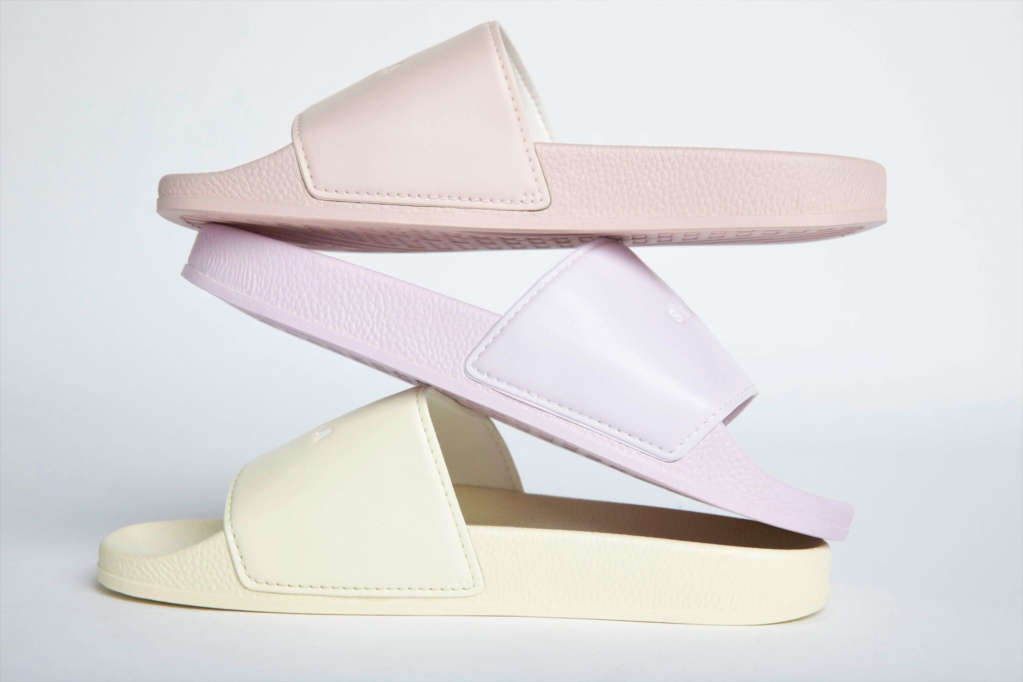 Superga 22: Lifestyle Secondary Images