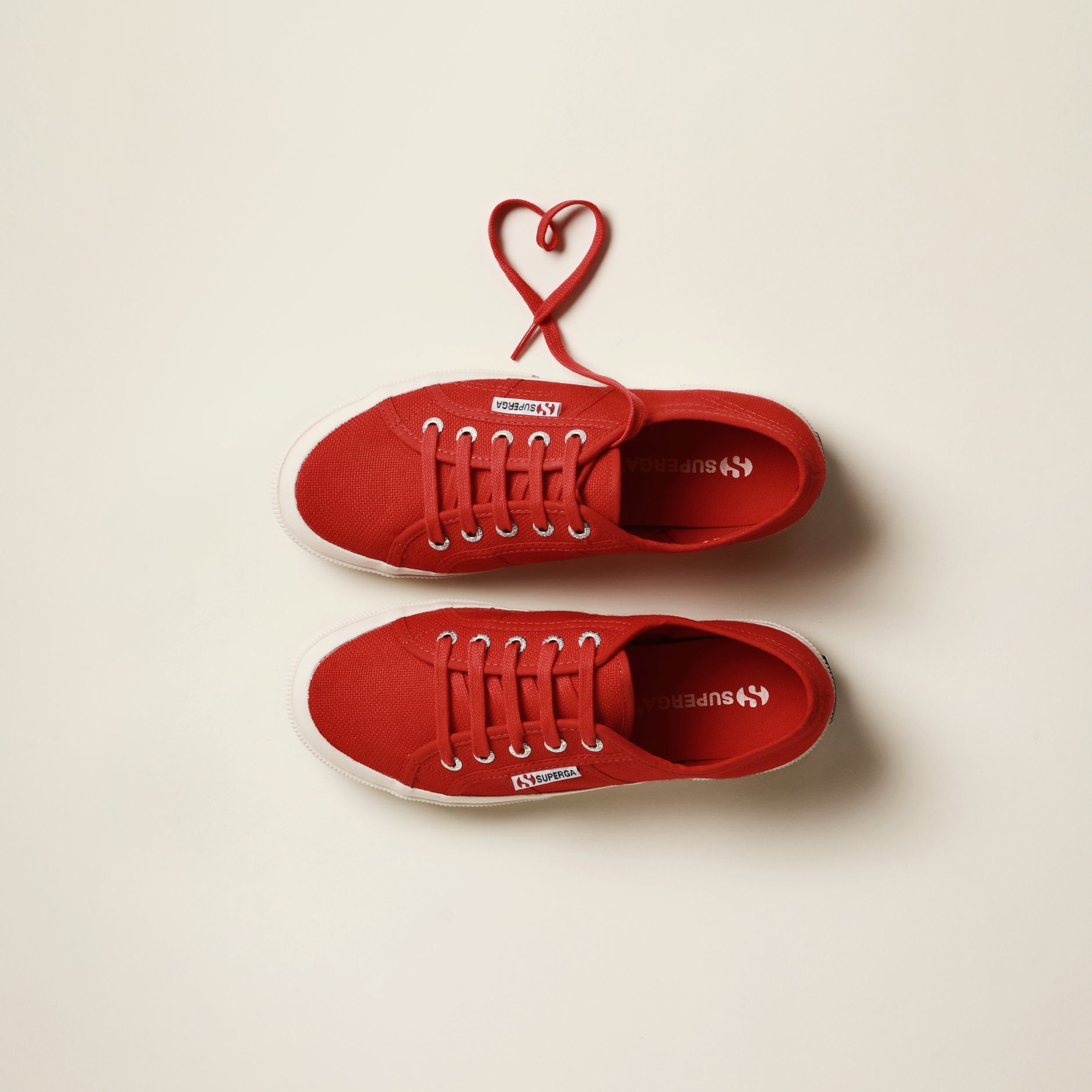 Superga 32: Backdrops