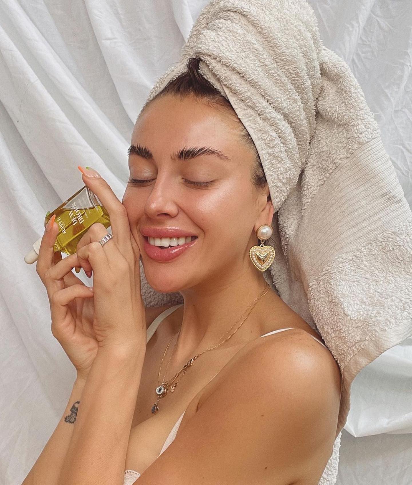 Supple Skin Co. 28: Lifestyle Secondary Images