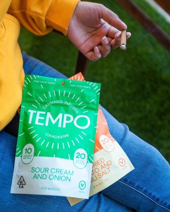 Tempo Crackers 12: Lifestyle Secondary Images