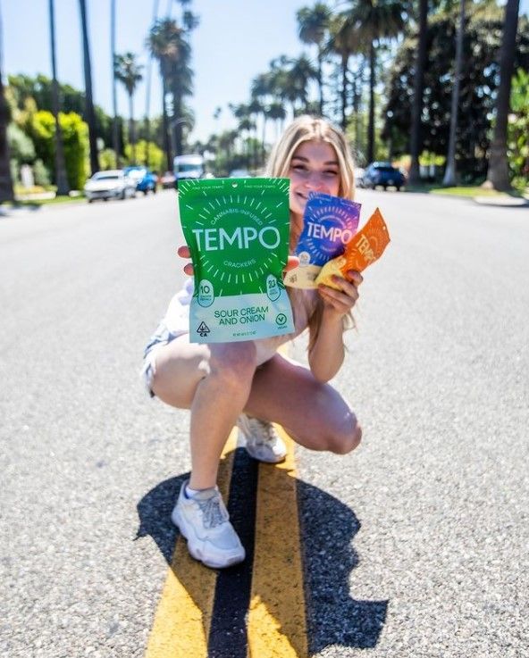Tempo Crackers 14: Lifestyle Secondary Images