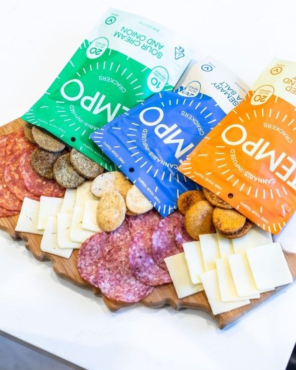 Tempo Crackers 15: Lifestyle Secondary Images