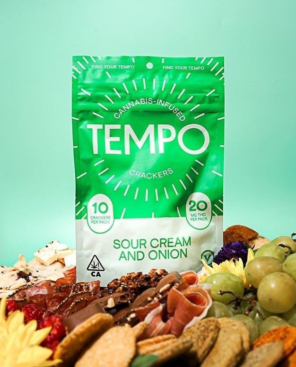 Tempo Crackers 22: Lifestyle Secondary Images