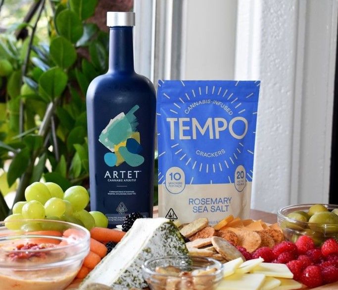 Tempo Crackers 23: Lifestyle Secondary Images