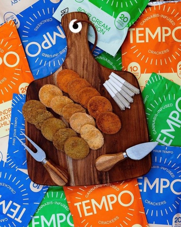 Tempo Crackers 2: Lifestyle Secondary Images