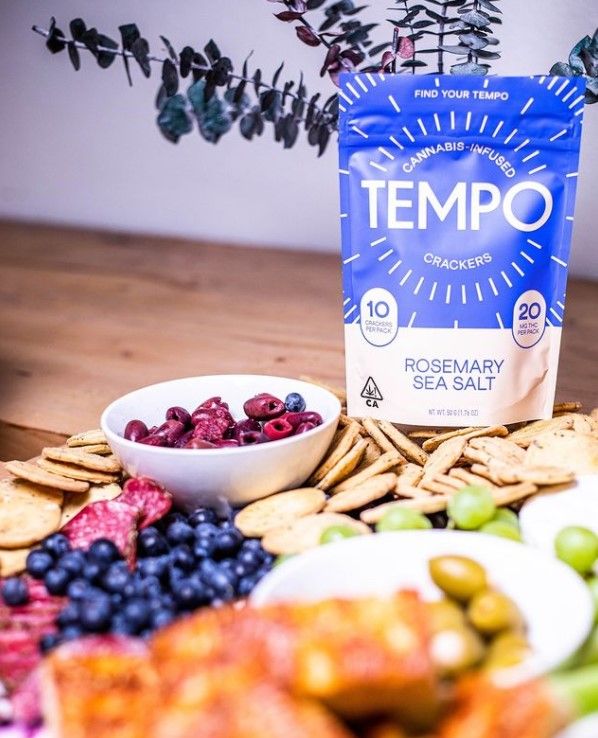 Tempo Crackers 31: Lifestyle Secondary Images