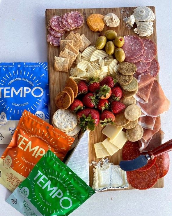 Tempo Crackers 6: Lifestyle Secondary Images