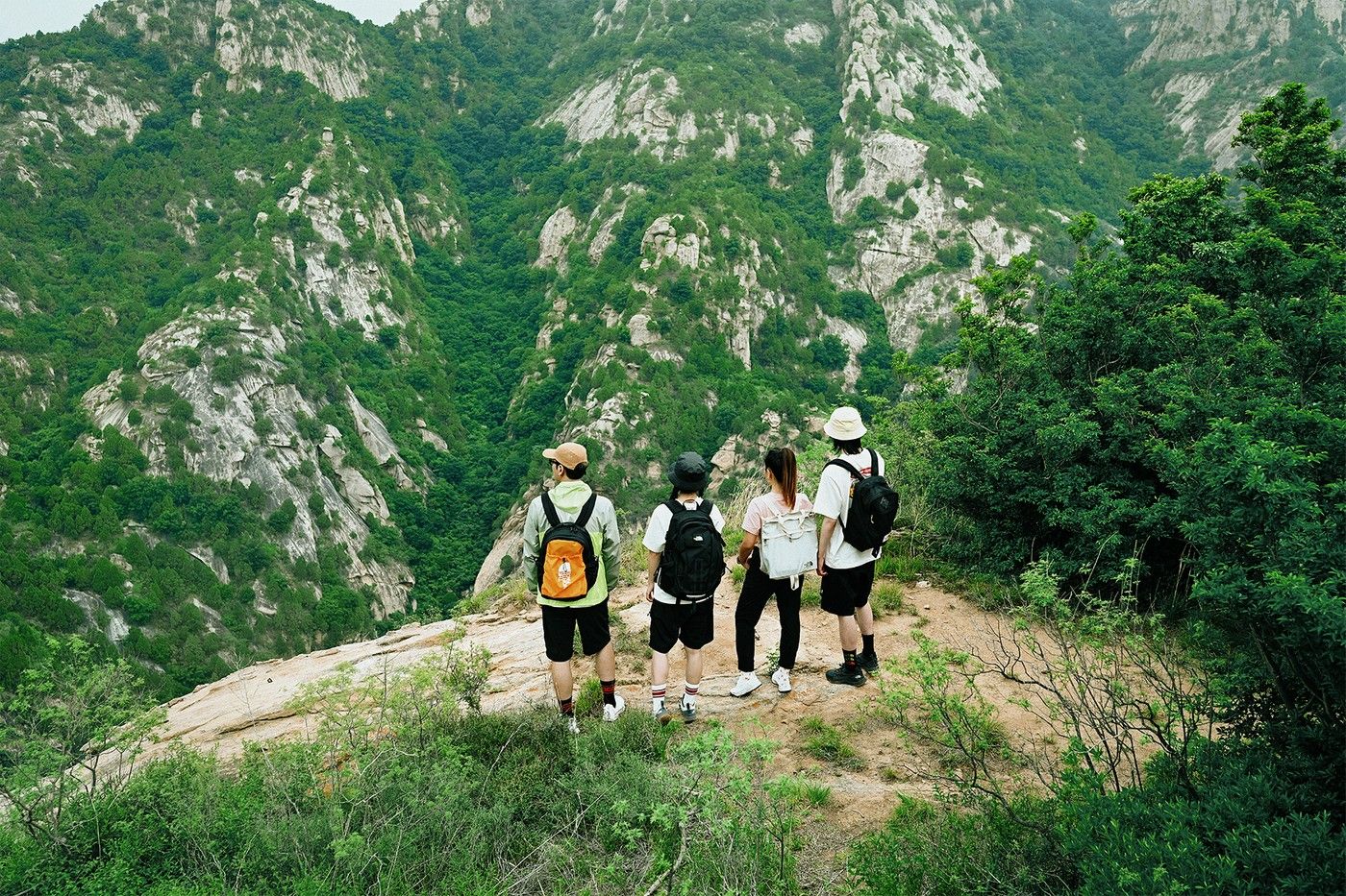 TheNorthFace Outdoors LIF 6: Lifestyle Secondary Images