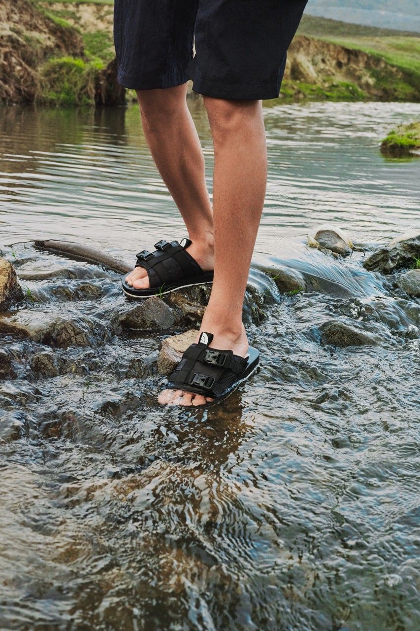 TheNorthFace Outdoors LIF 8: Lifestyle Secondary Images