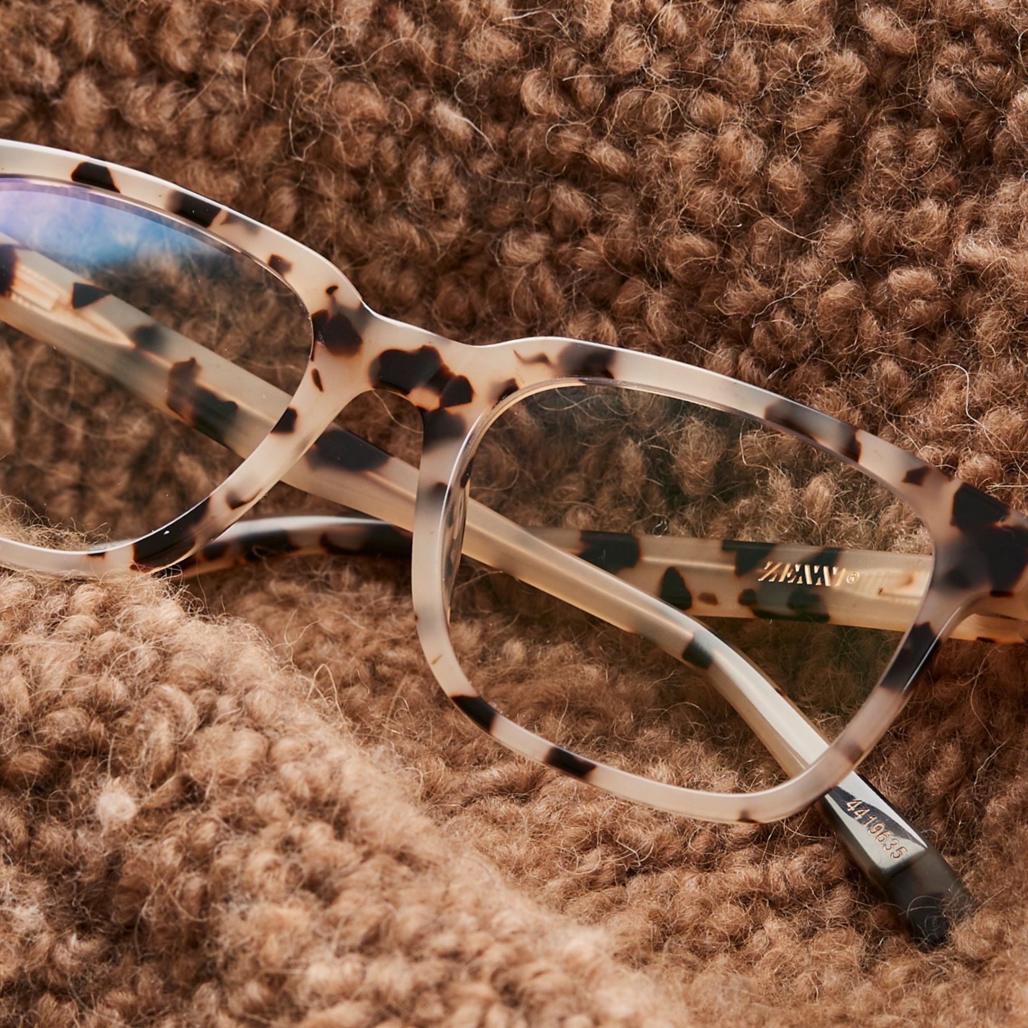 Zenni 15: Lifestyle Secondary Images
