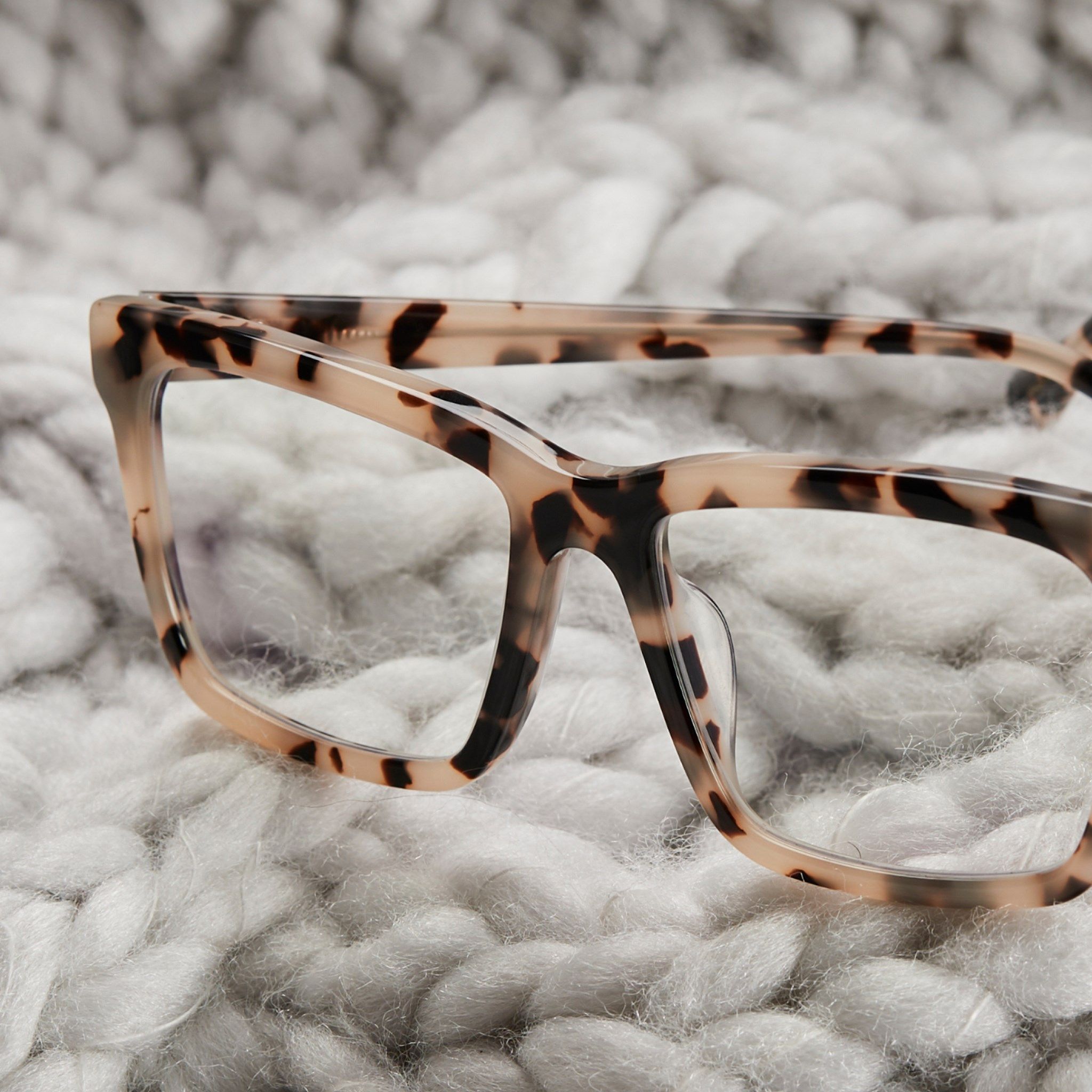 Zenni 16: Lifestyle Secondary Images