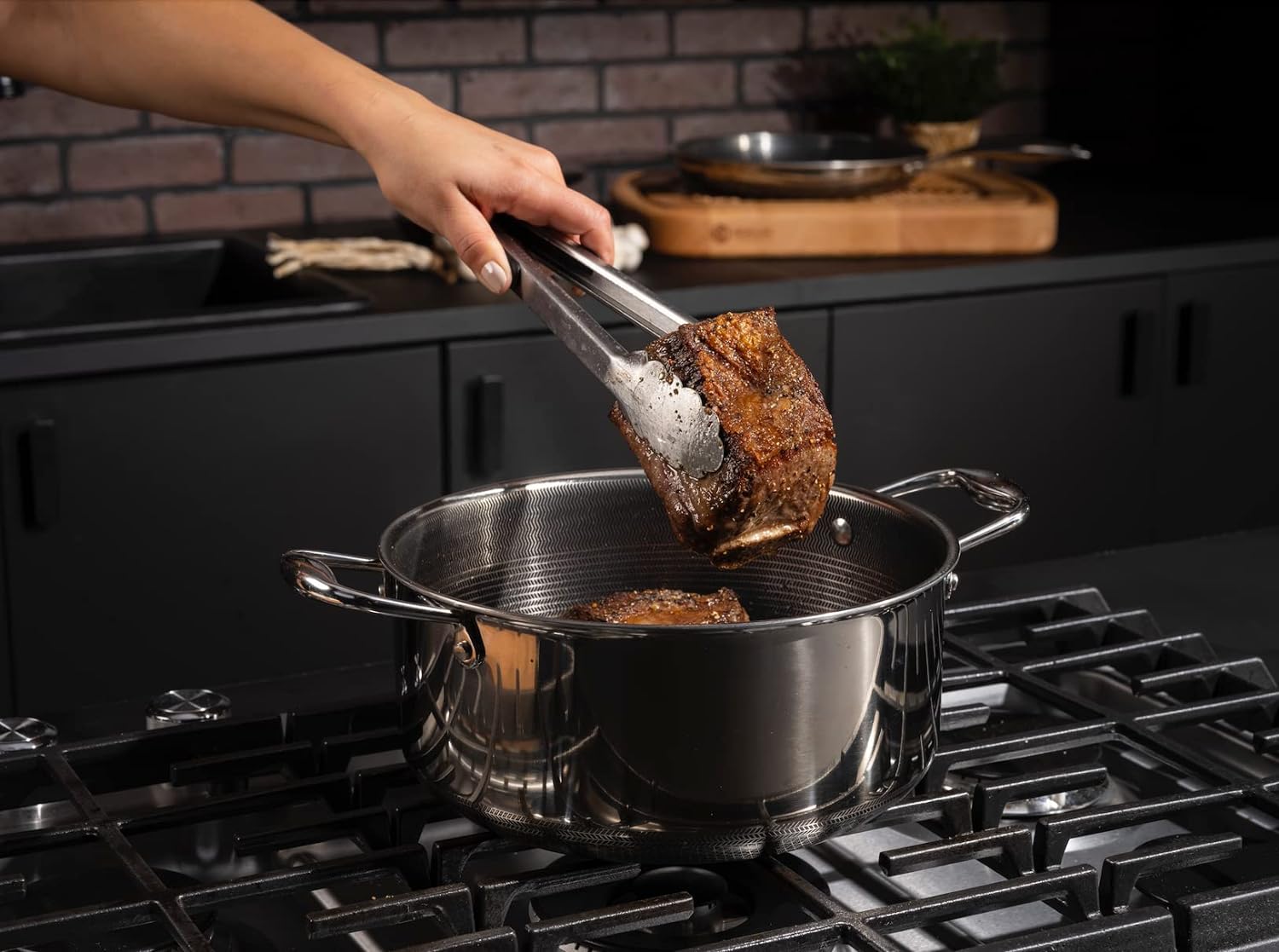 Amazon.com: HexClad Hybrid Nonstick Dutch Oven: Infographics
