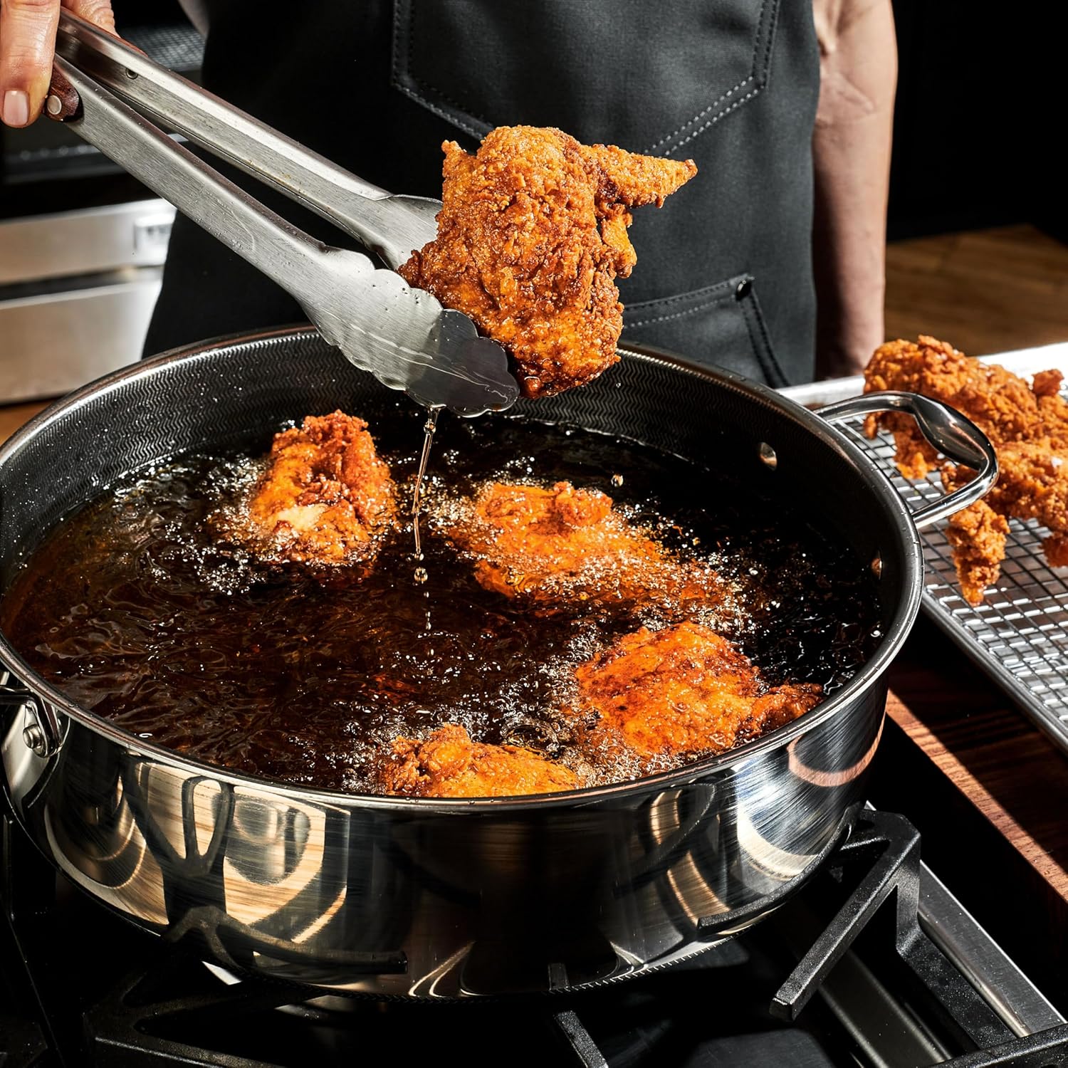 HexClad Hybrid Nonstick 7-Quart Sauté Pan with Tempered Glass Lid: Infographics
