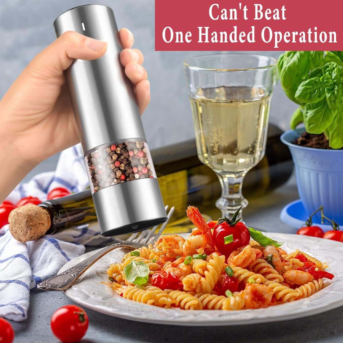 Highlights the ease of use by demonstrating that the pepper grinder can be operated with just one hand, emphasizing convenience in the kitchen.