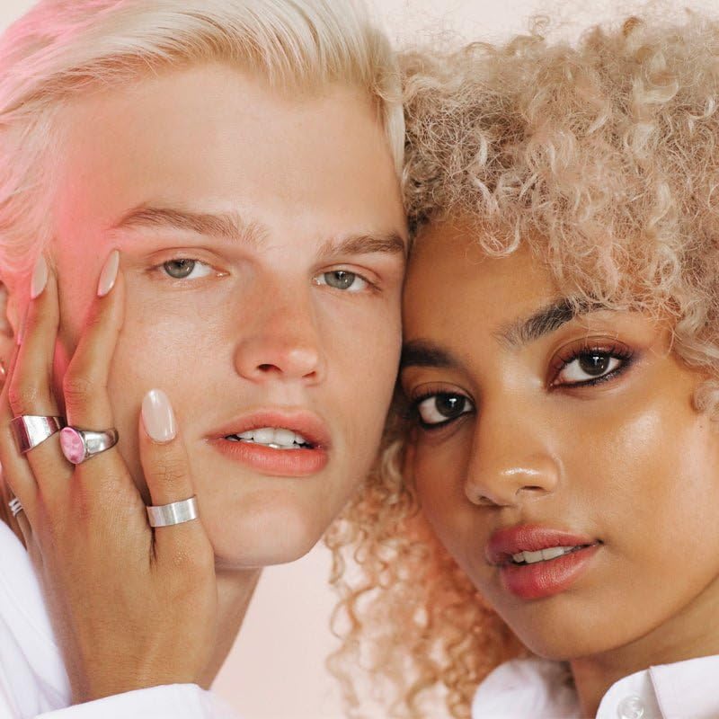 Showcases the product's appeal to a diverse audience and promotes a natural, inclusive beauty aesthetic.