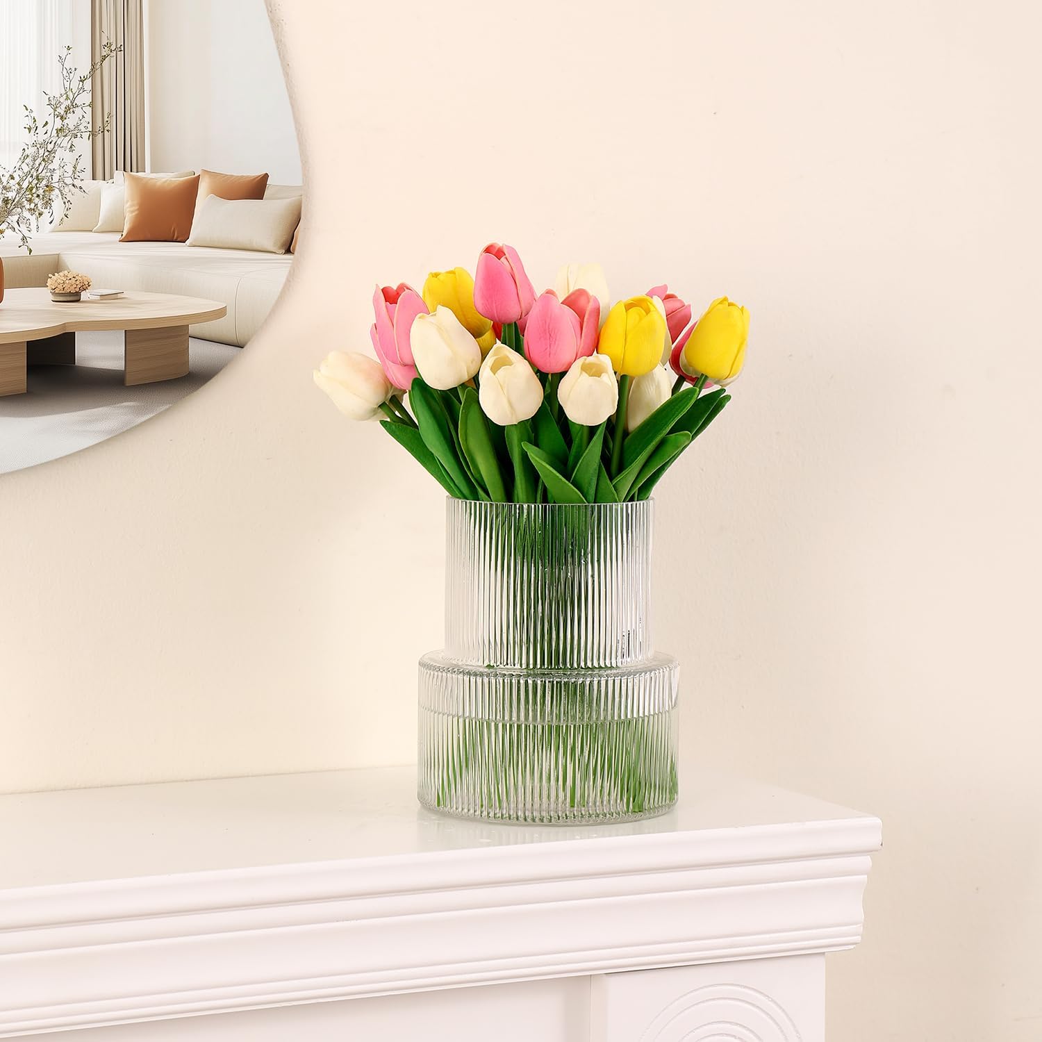 Shows how the product (tulips in a vase) can be used to decorate and brighten up a living space, creating a fresh and inviting atmosphere.