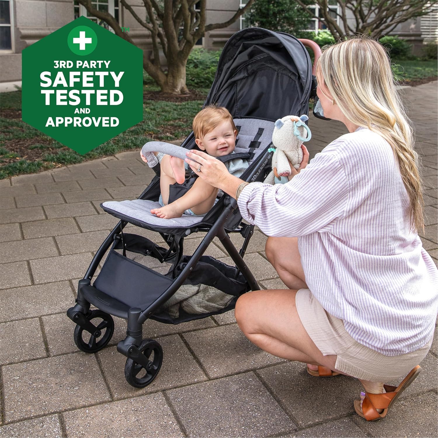 Reassures parents that the stroller has been independently tested and approved for safety, increasing trust in the product.