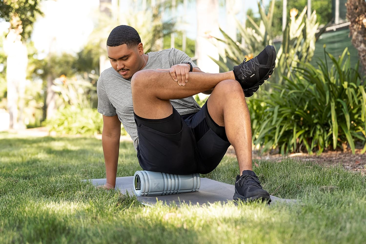 Demonstrates the product's use for outdoor fitness and muscle recovery, showing its versatility in different exercise settings.