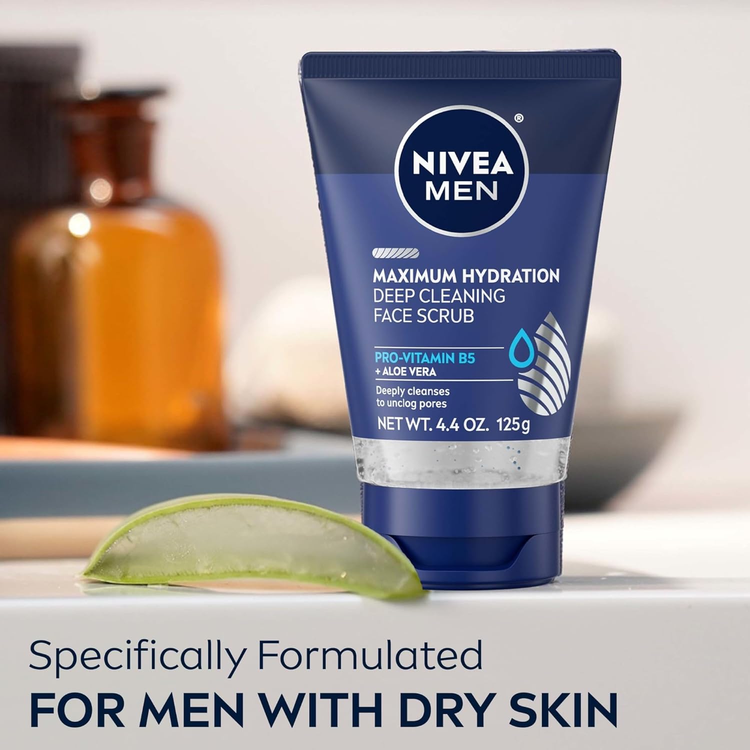 Highlights that the product is specifically formulated for men with dry skin, emphasizing its targeted skincare benefit.