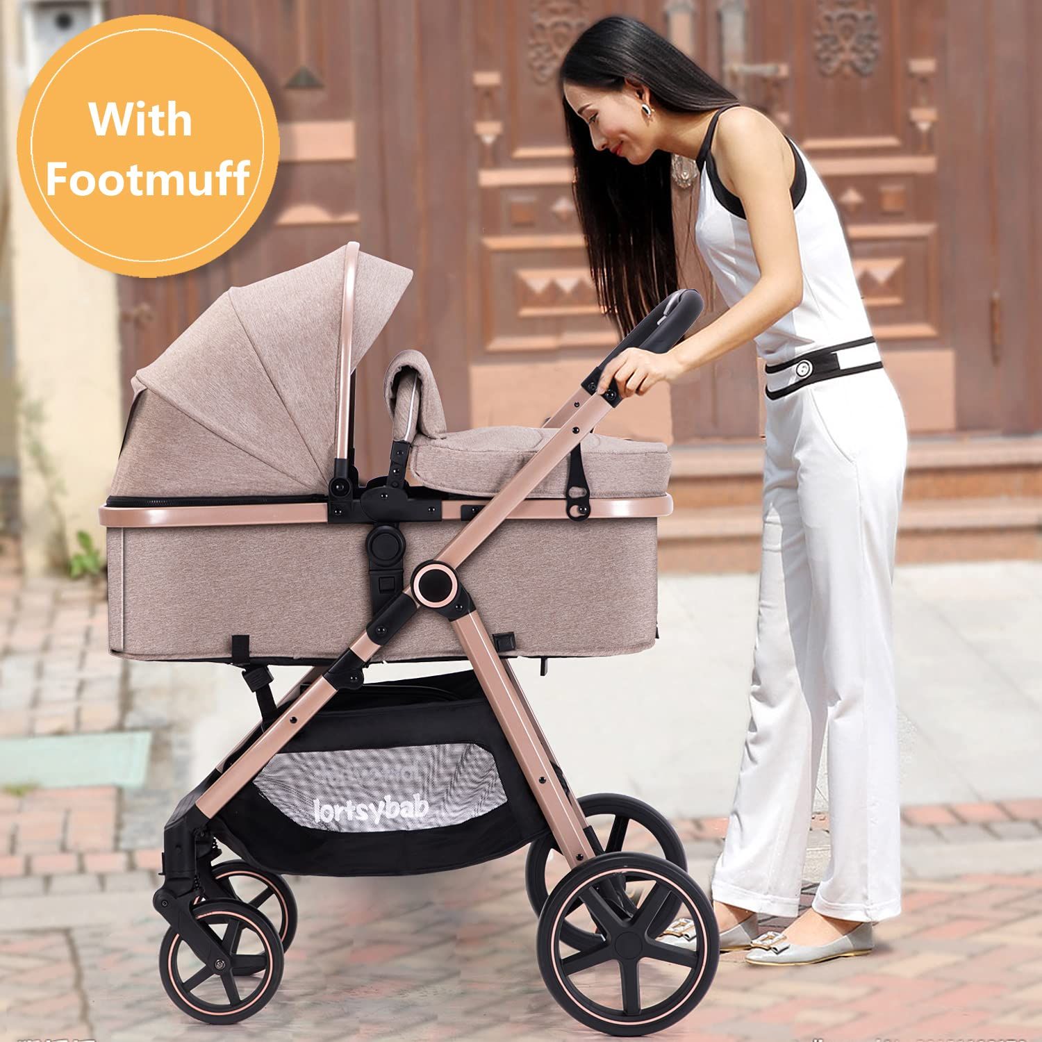 Highlights that the stroller comes with a footmuff accessory, emphasizing added value and comfort for the baby.