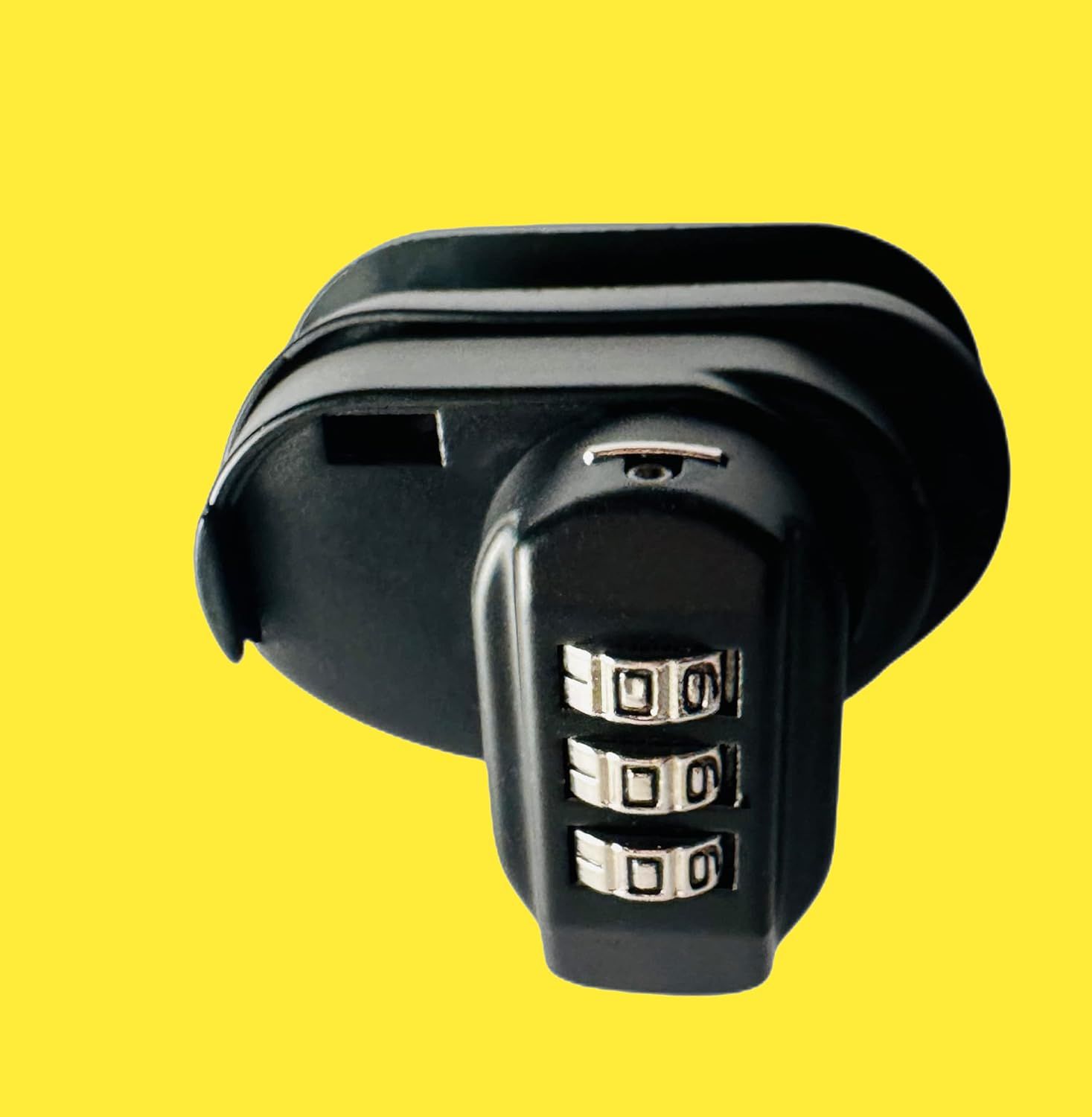 Highlights the built-in 3-digit combination lock feature to reassure shoppers that the product provides secure protection for their belongings.