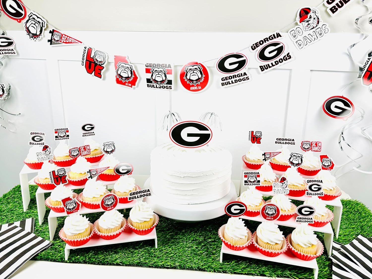 Demonstrates how the product can be used to create a complete themed party setup, showing its versatility for celebrations and events.