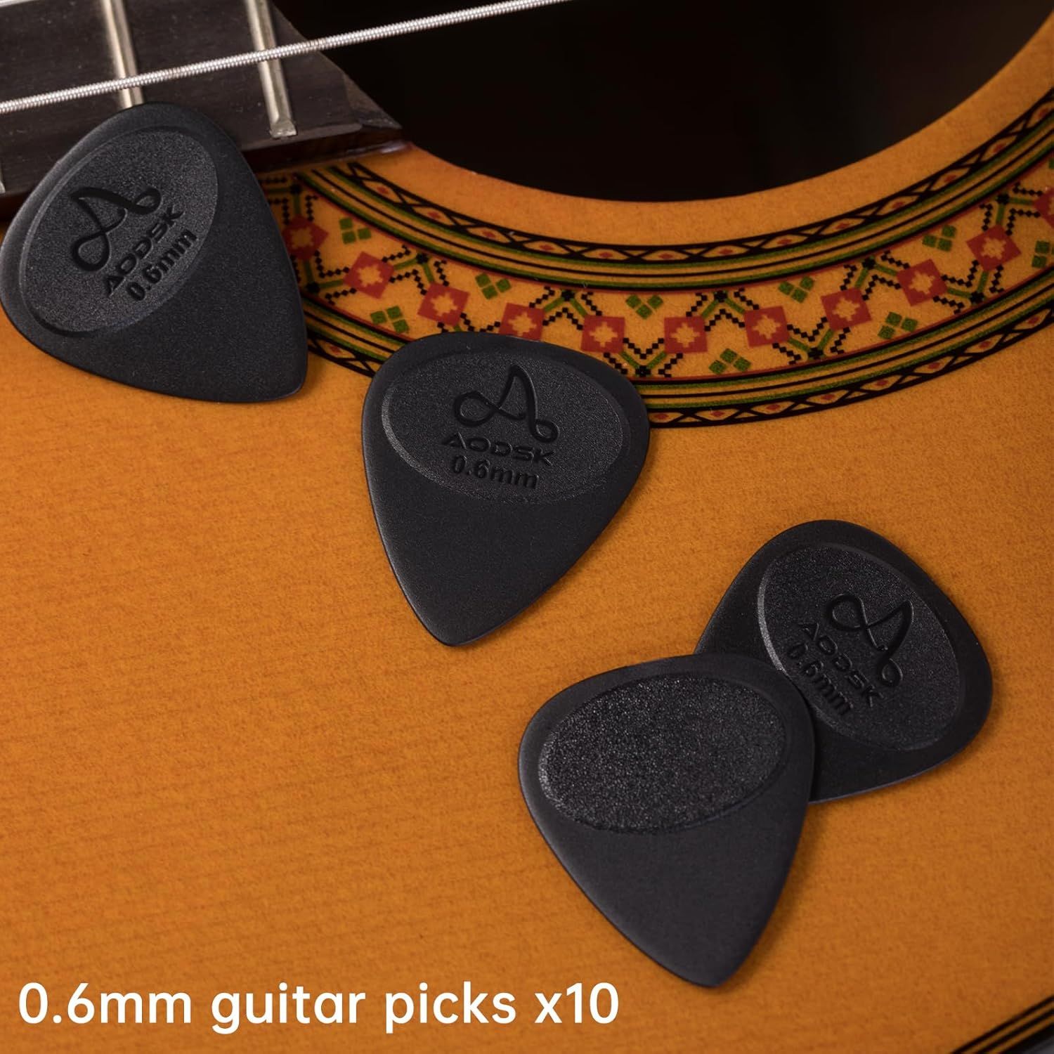 Communicates the specific thickness measurement of the guitar picks and the quantity included in the package to help shoppers understand the product specifications.