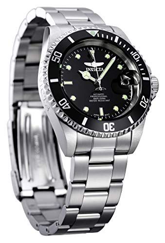 Displays the watch in a clean, catalog-style format to show the product clearly without distractions, allowing shoppers to see the design, materials, and details of the watch.