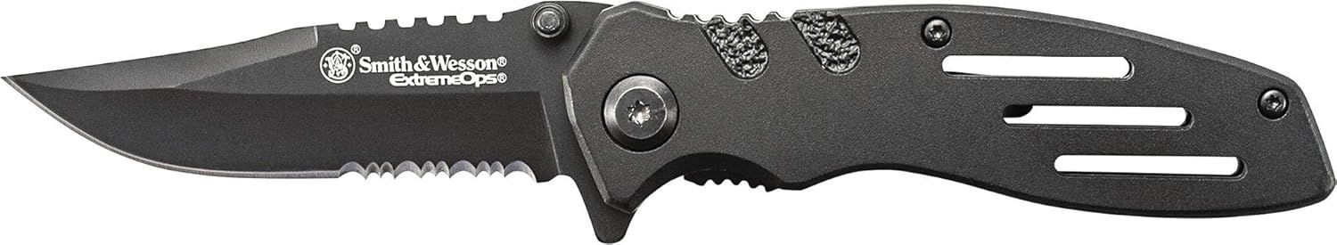 Provides a clean, catalog-style view of the Smith & Wesson knife to show the product clearly without distractions.