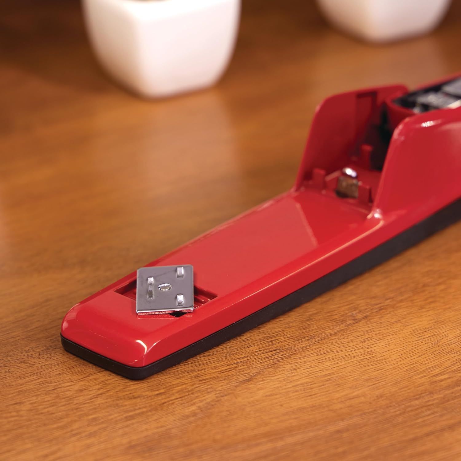 Shows the product in a real-world setting to help shoppers visualize how it looks and fits in everyday use.