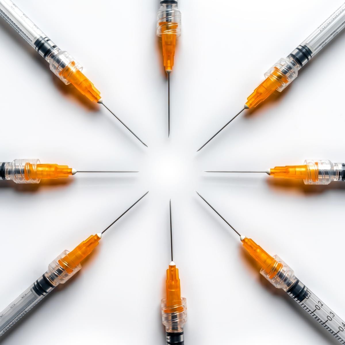 Shows the customer that multiple syringes are included in the package, demonstrating quantity and value of what they will receive.