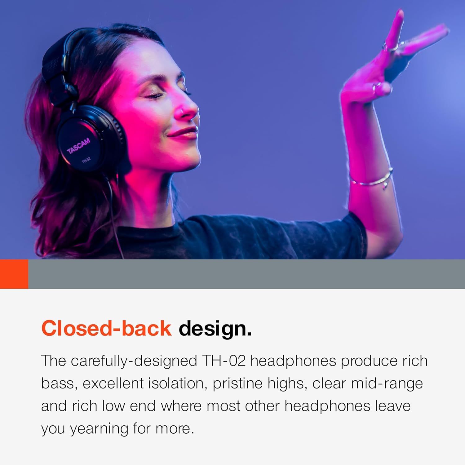Communicates the closed-back design feature and its benefits of rich bass, excellent isolation, and superior audio quality to reassure shoppers of professional-grade sound performance.