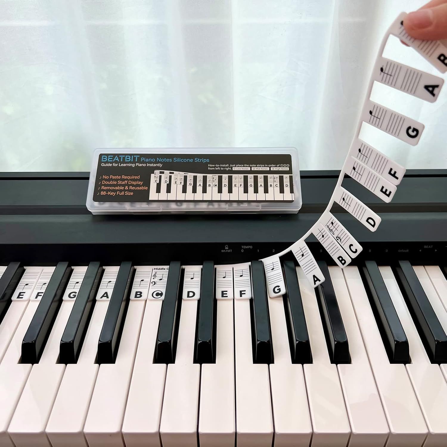Shows everything included in the piano learning kit to help shoppers understand the complete package they'll receive for learning piano.