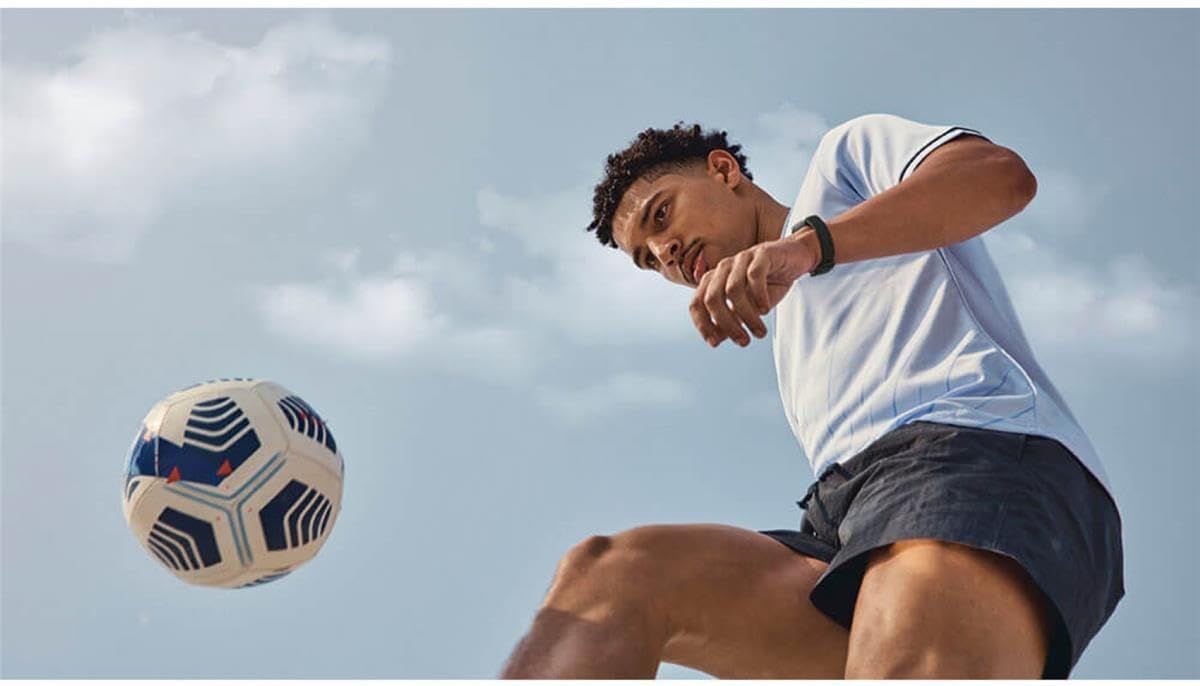 Demonstrates the product in an authentic real-world sports context to help shoppers visualize themselves using it during athletic activities.