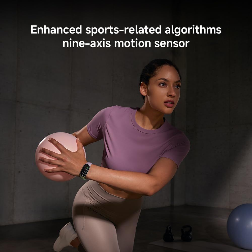 Highlights the smartwatch's advanced motion tracking technology to communicate its precision and suitability for sports and fitness activities.